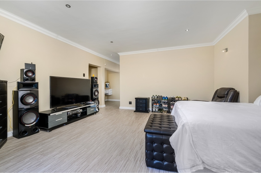 4 Bedroom Property for Sale in Blue Horizon Bay Eastern Cape